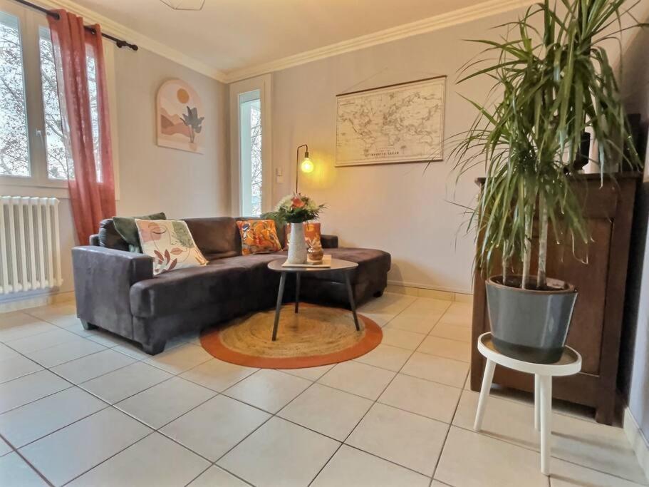 Ferienwohnung Le Patio - Parking Gratuit Valence  Exterior foto